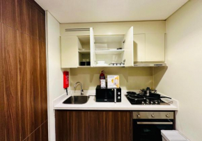 1BR Furnished Apartment in Business Bay - High Floor Canal Views - 10 mins walk from Business Bay